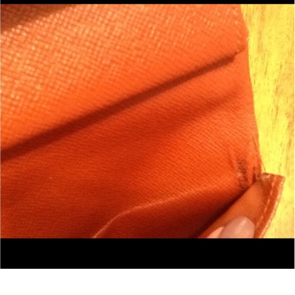 LV Sarah Monogram Wallet in EUC
* Free Shipping * - Picture 12 of 16